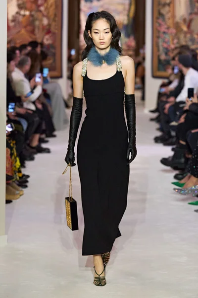 Look 48